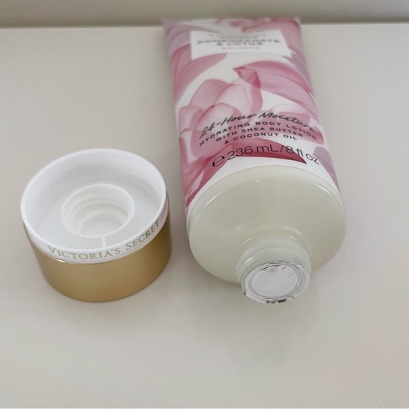 Victoria's Secret Pomegranate & Lotus 24-hour Moisturize Hydrating Body Lotion - Picture 10 of 11